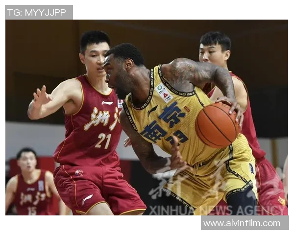 南京篮球队中路突破革新引领战术变革助力球队崛起与发展