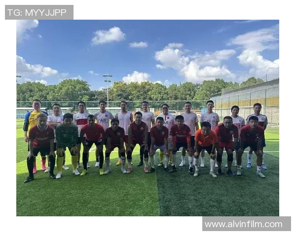 上海足球队团队协作深度解析与其他球队的对比研究